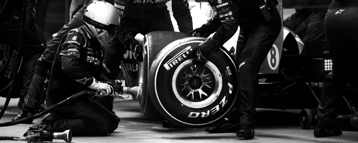 Pirelli returns to F1